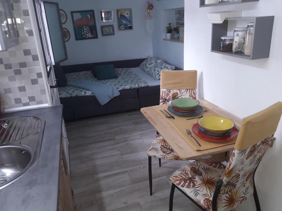 Apartamento Trini La Jaca ภายนอก รูปภาพ